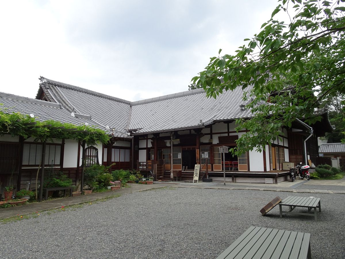 Le bâtiment principal du temple Kaiko-ji 