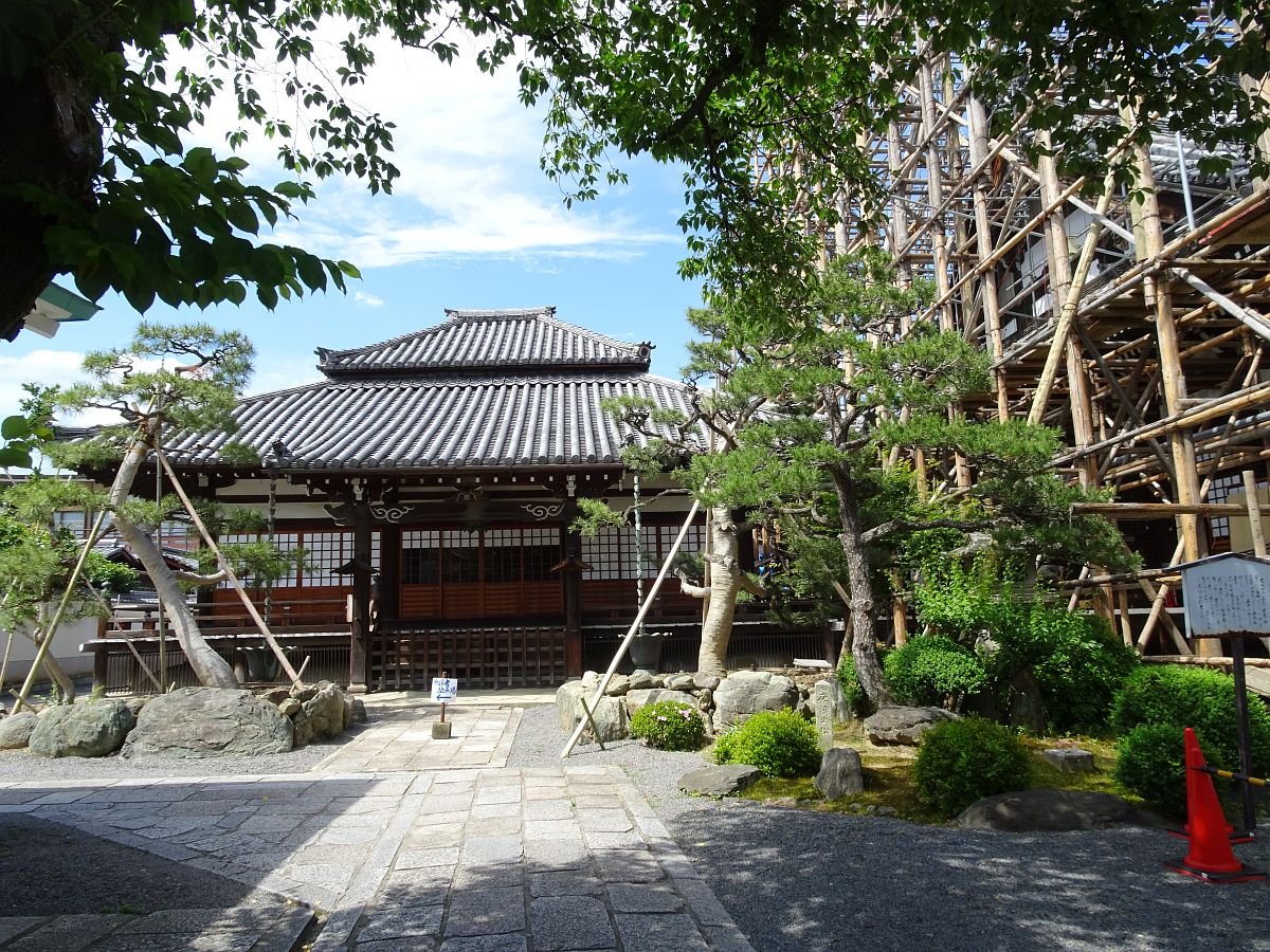 le temple Soshi-do dans lequel le fondateur de ce temple est déifié