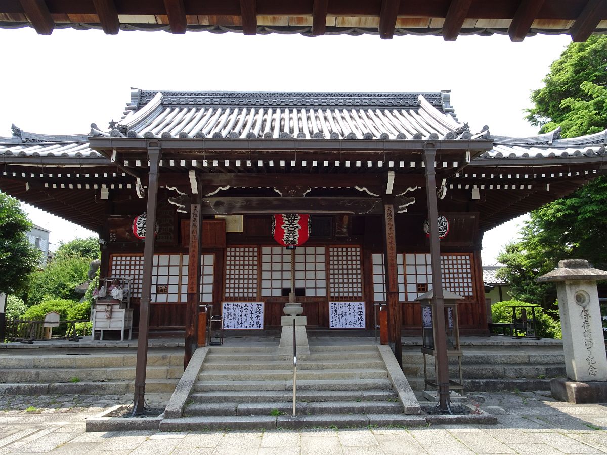 le bâtiment principal du temple Higashimukokannon-ji